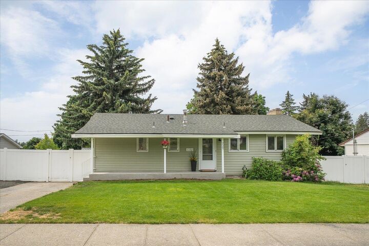 Property Photo:  2507 W Holyoke Ave  WA 99208 