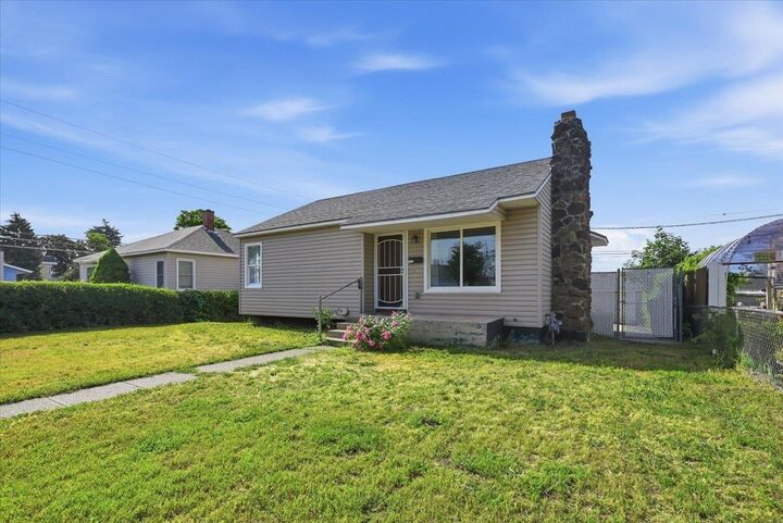 Property Photo:  1324 E Kiernan Ave  WA 99207 