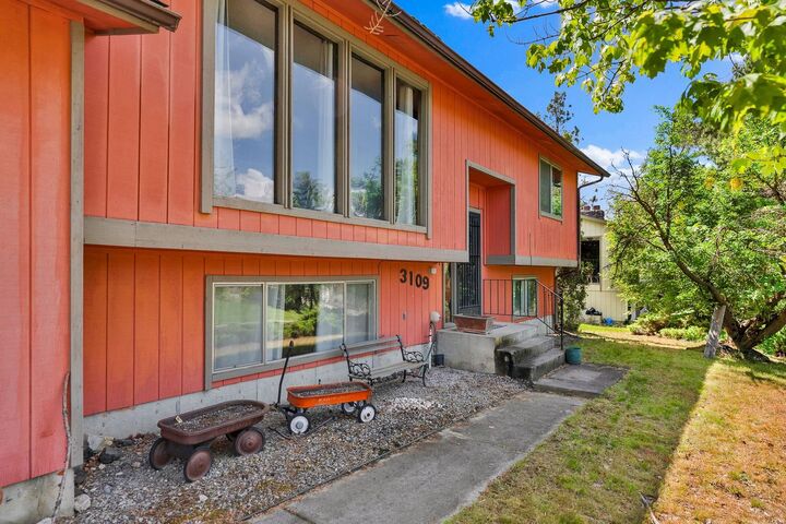 Property Photo: 3109 W 21st Ave WA 99224