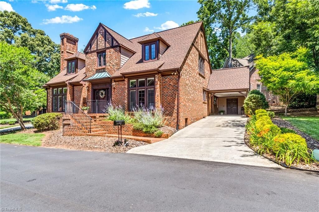 Property Photo:  104 Candlewyck Drive  NC 27104 
