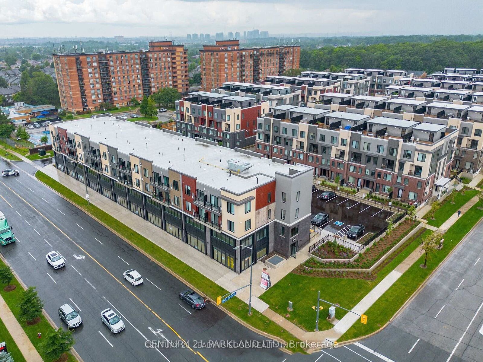 Property Photo: 3401 Ridgeway Drive 416 ON L5L 5T3