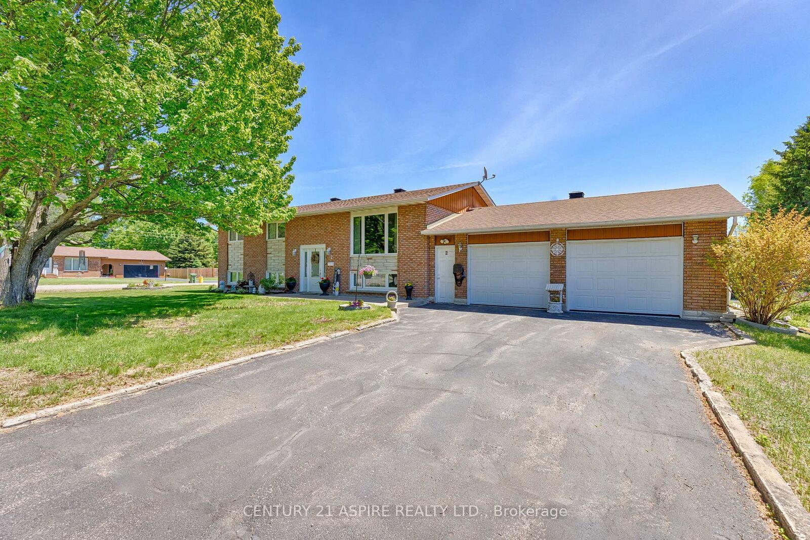 Property Photo: 2 Doris Street ON K8A 7V1