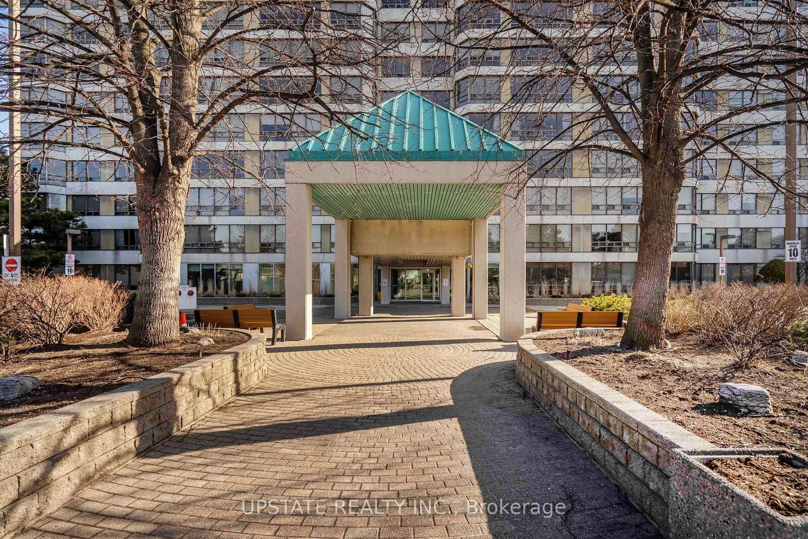 Property Photo: 310 Mill Street S 306 ON L6Y 3B1