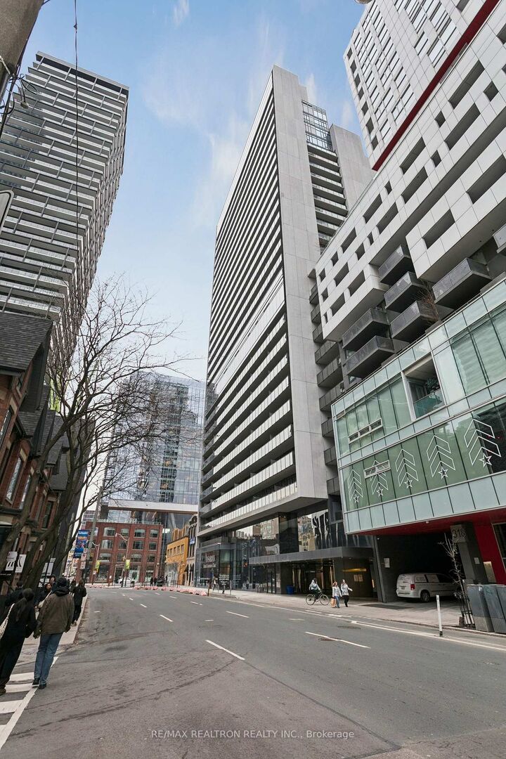 Property Photo: 330 Richmond Street W 307 ON M5V 1X2