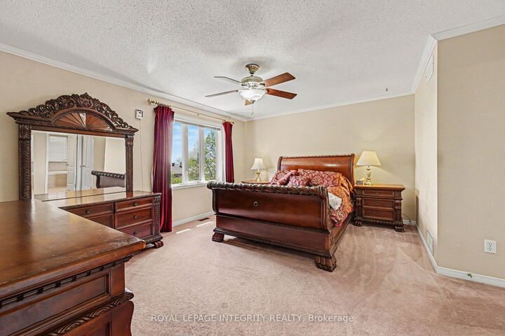 168 Springwater Drive S — photo 1