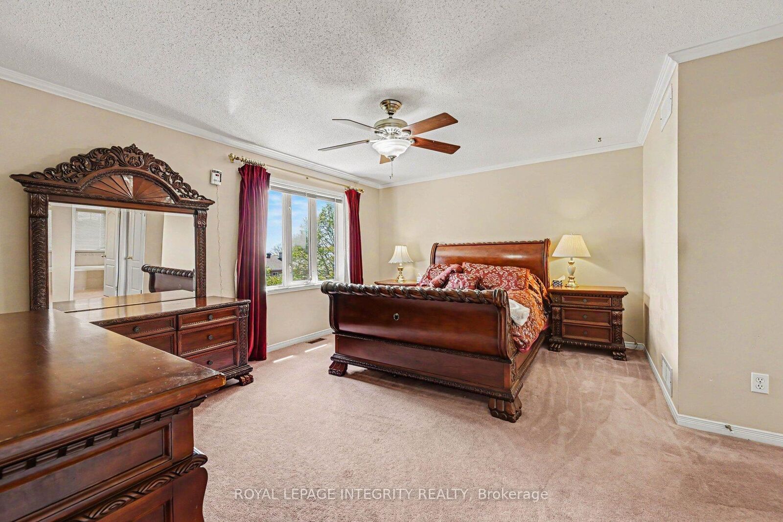 Property Photo: 168 Springwater Drive S ON K2M 2A1
