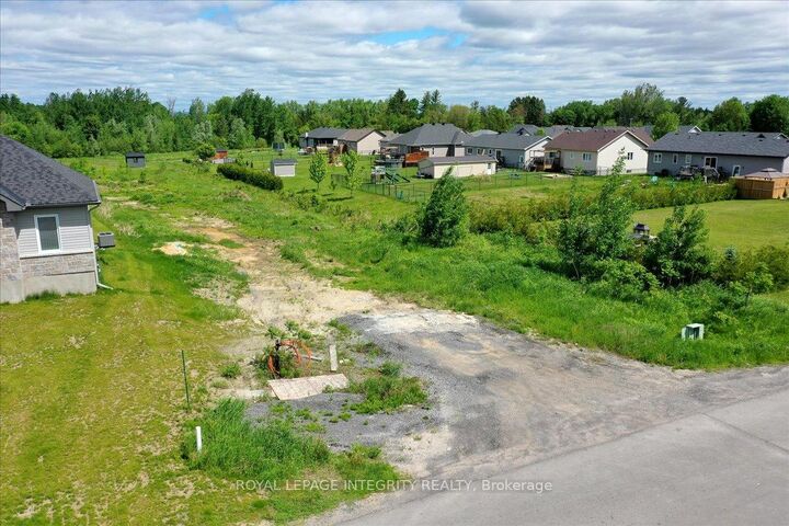 Property Photo:  237 Roxanne Street  ON K0A 1N0 