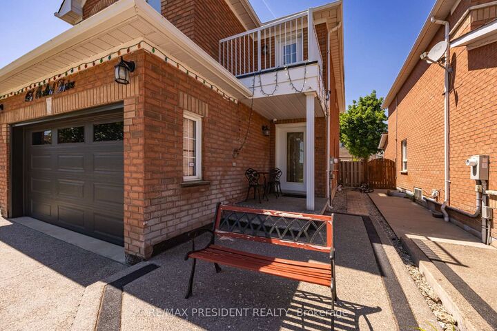 Property Photo:  64 Orchid Drive  ON L7A 2C8 