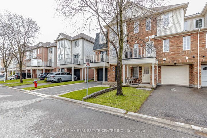 Property Photo: 924 Burgess Gardens ON L9T 0K8