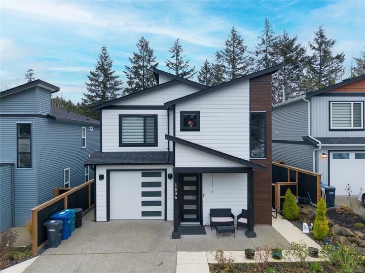 1636 Roberta Rd S — photo 1