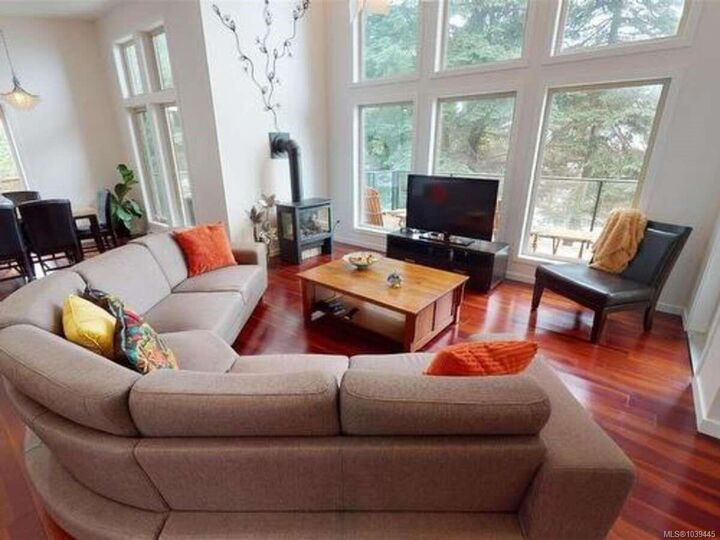 Property Photo: 733 Berry Point Rd BC V0R 1X1