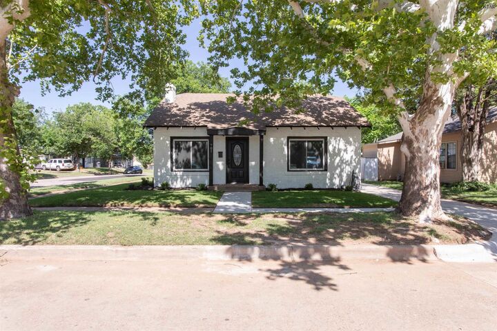 Property Photo:  701 Polk Street  TX 76309 