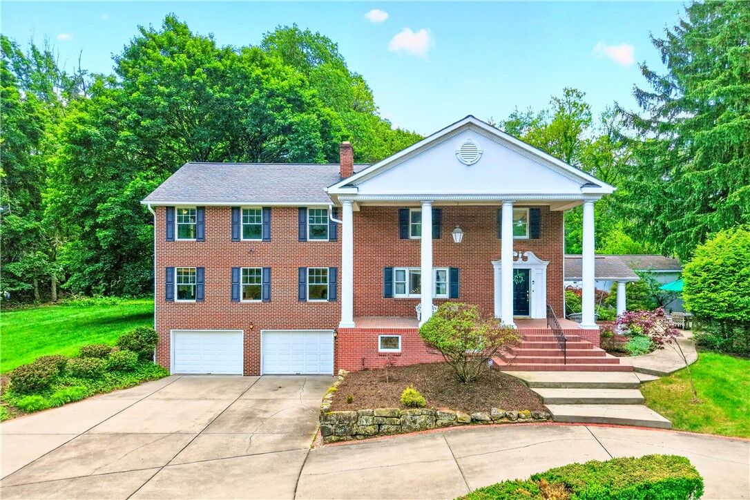 Property Photo:  2590 Wildwood  PA 15101 