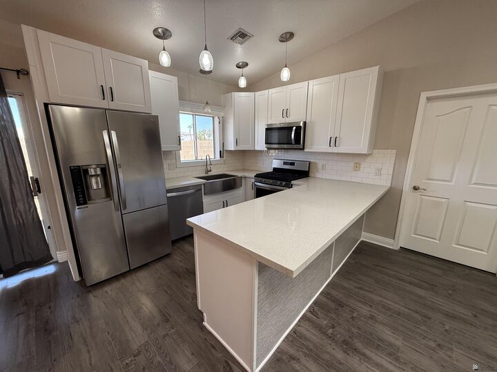 Property Photo: 11411 S Kingman Ave AZ 85367