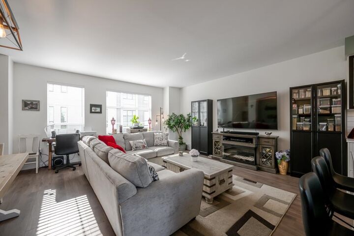 Property Photo: 2774 Montrose Avenue 35 BC V2S 0N4