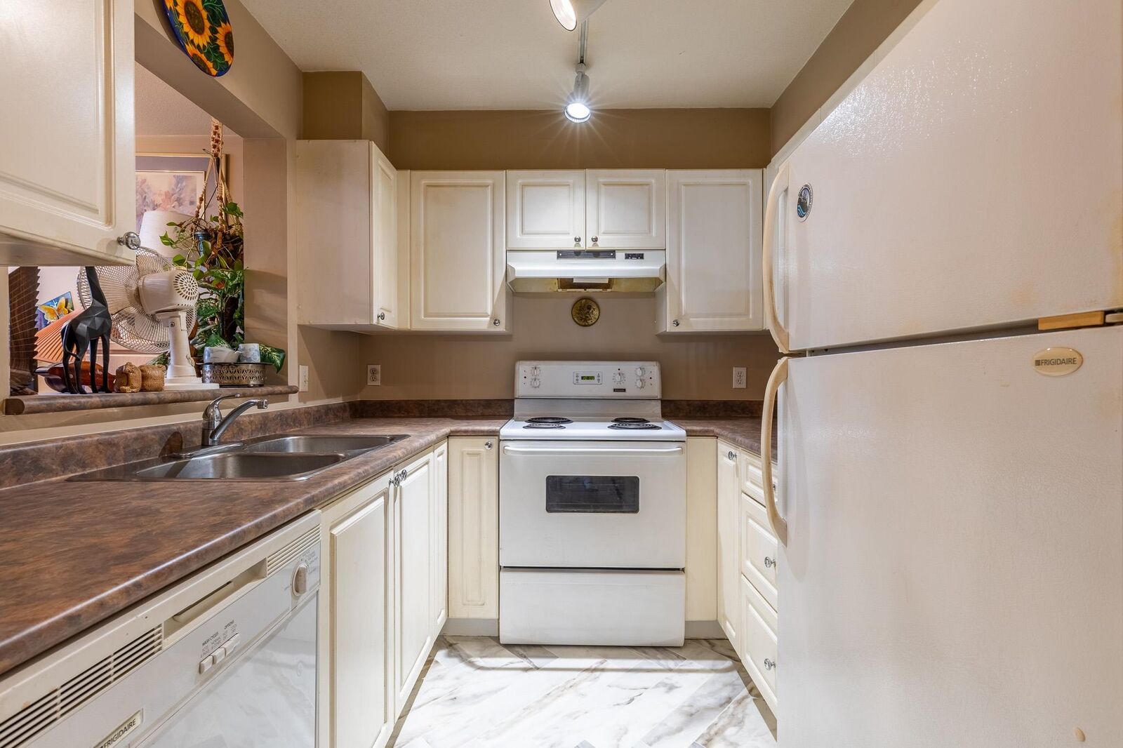 Property Photo:  9979 140 Street 427  BC V3T 5W2 