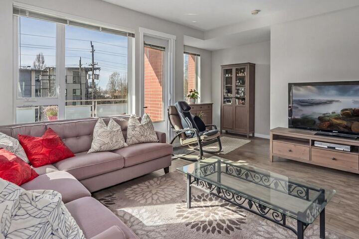 3107 E Kent Avenue North Avenue — photo 1