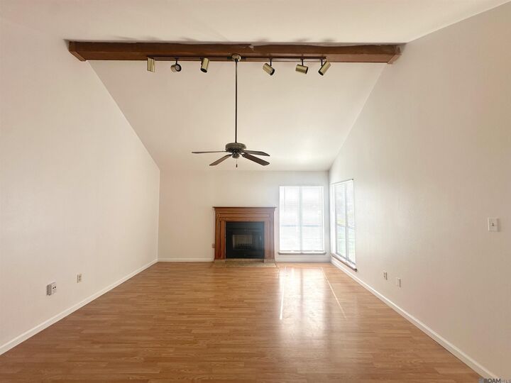 Property Photo: 9786 Kinglet Dr LA 70809