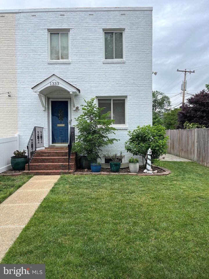 Property Photo:  1333 Oronoco Street  VA 22314 