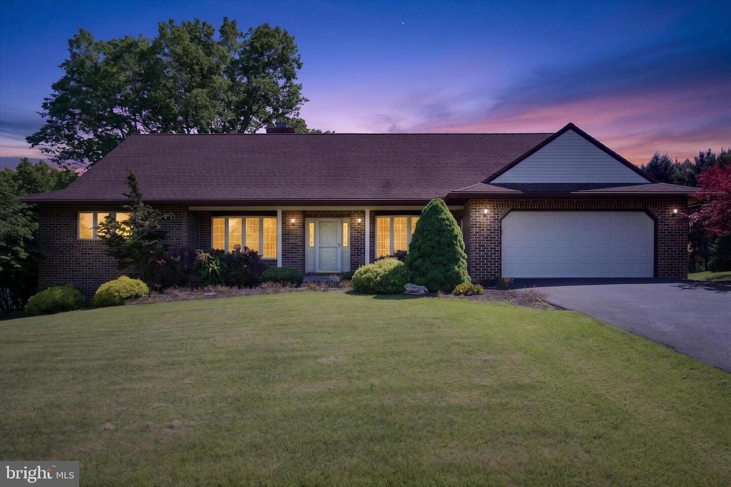 Property Photo: 112 Bramblewood Lane PA 17339