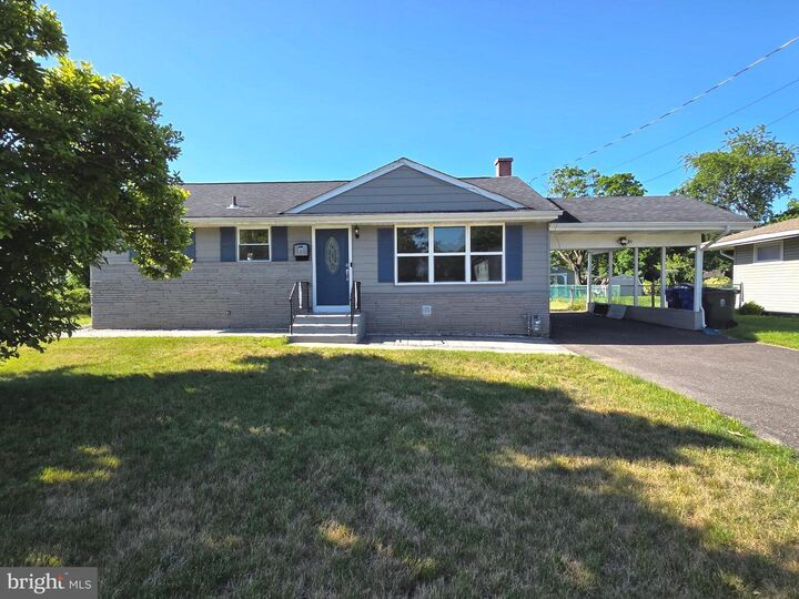 Photo de la propriété:  8 Laclede Drive  NJ 08016 