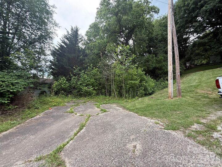 Property Photo:  31 Paralee Lane  NC 28786 