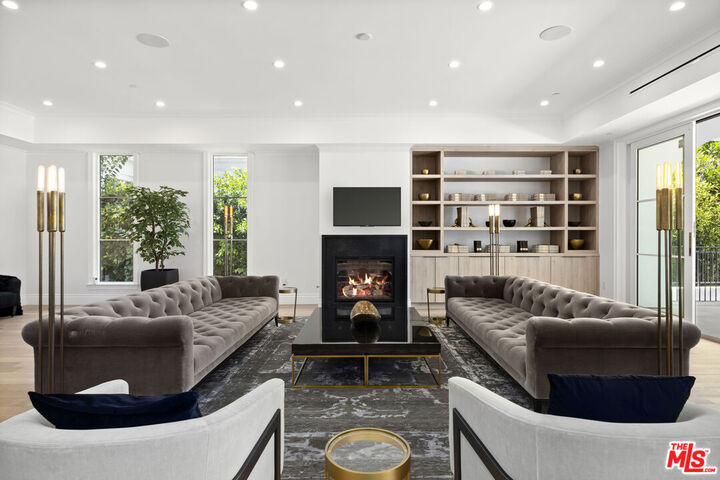 Property Photo: 722 N Camden Dr CA 90210