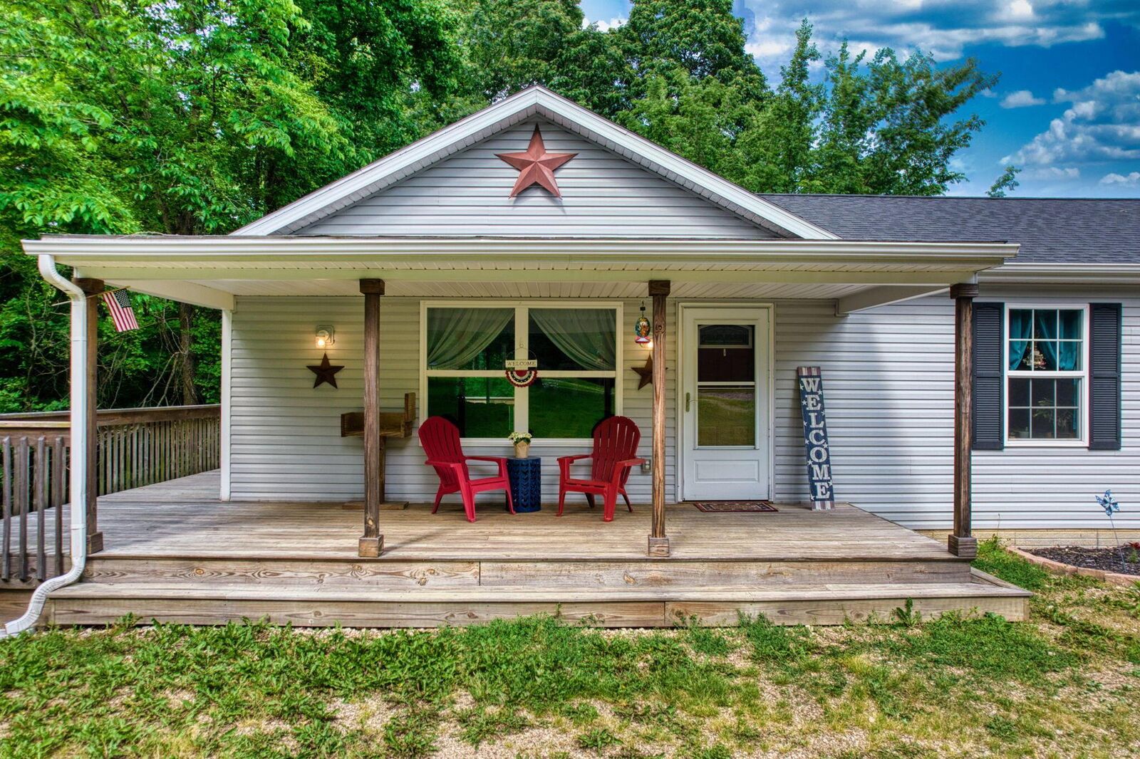 Property Photo:  4059 Rock Haven NE Road  OH 43055 