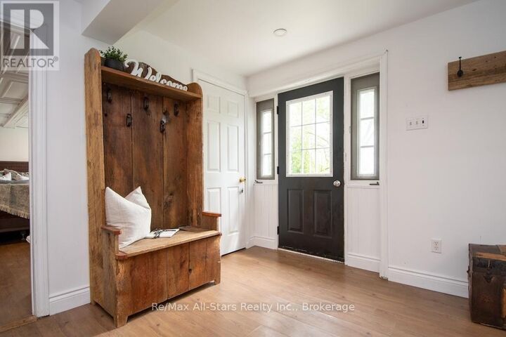 Property Photo:  9 Riverside Drive  ON K9V 0H6 