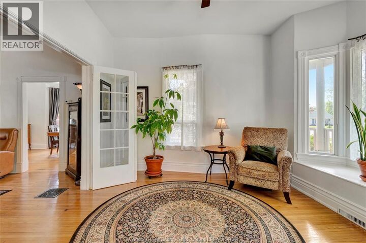 Property Photo:  235 Division Street South  ON N9Y 1R5 