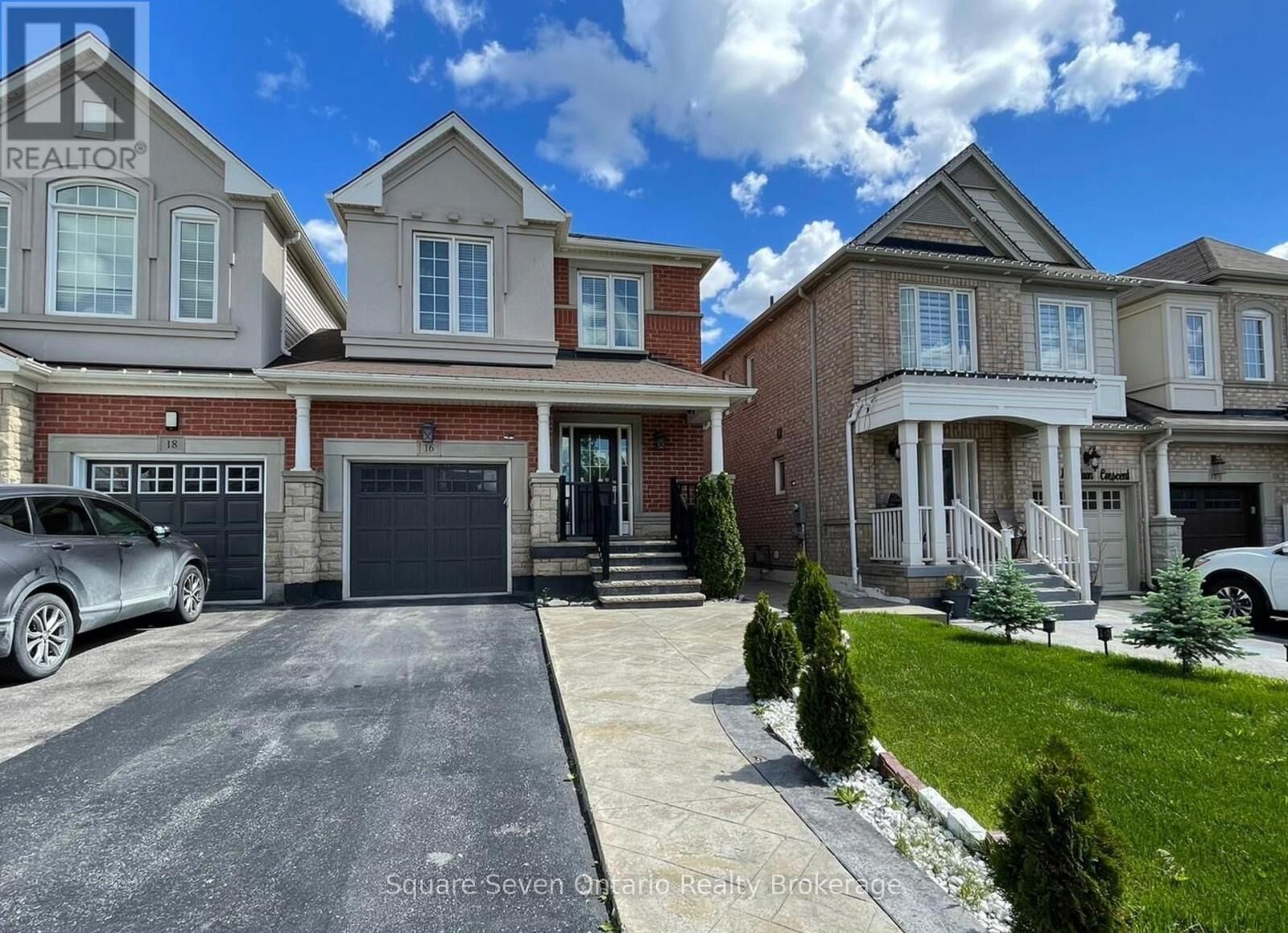 Property Photo:  16 Napoleon Crescent  ON L6P 3K5 
