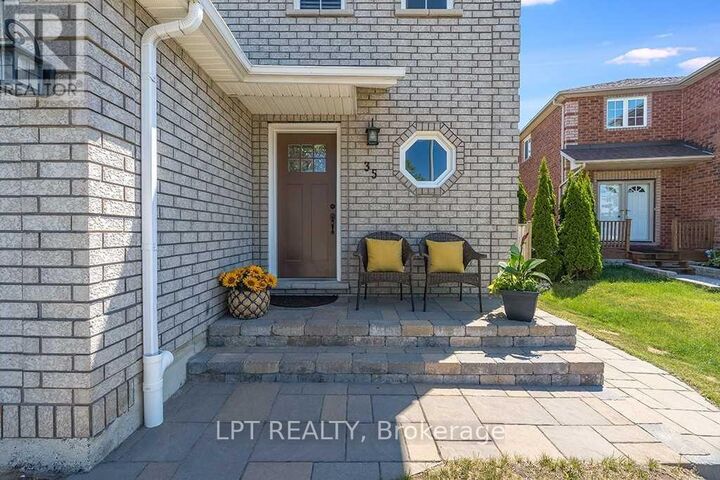 Property Photo: 35 Clute Crescent ON L4N 8S7