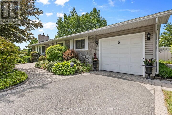 Property Photo:  3 Auburn Street  ON K2H 6L7 