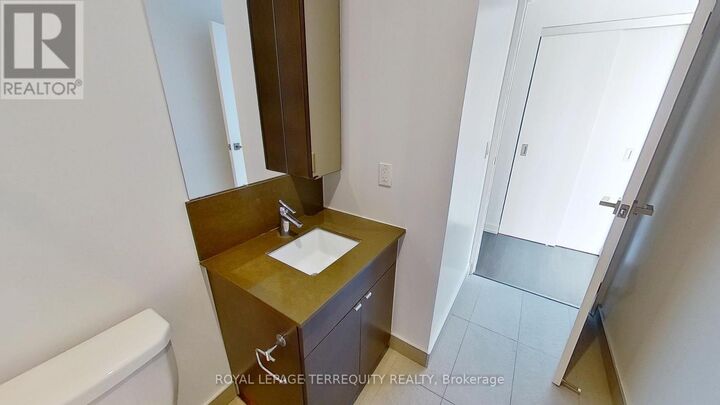 Property Photo:  98 Lillian Street 2317  ON M4S 0A5 