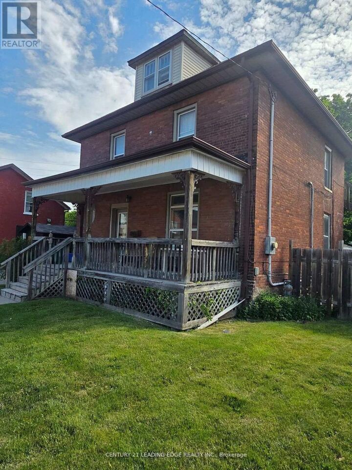 Property Photo:  195 Albert Street  ON L1H 4R4 
