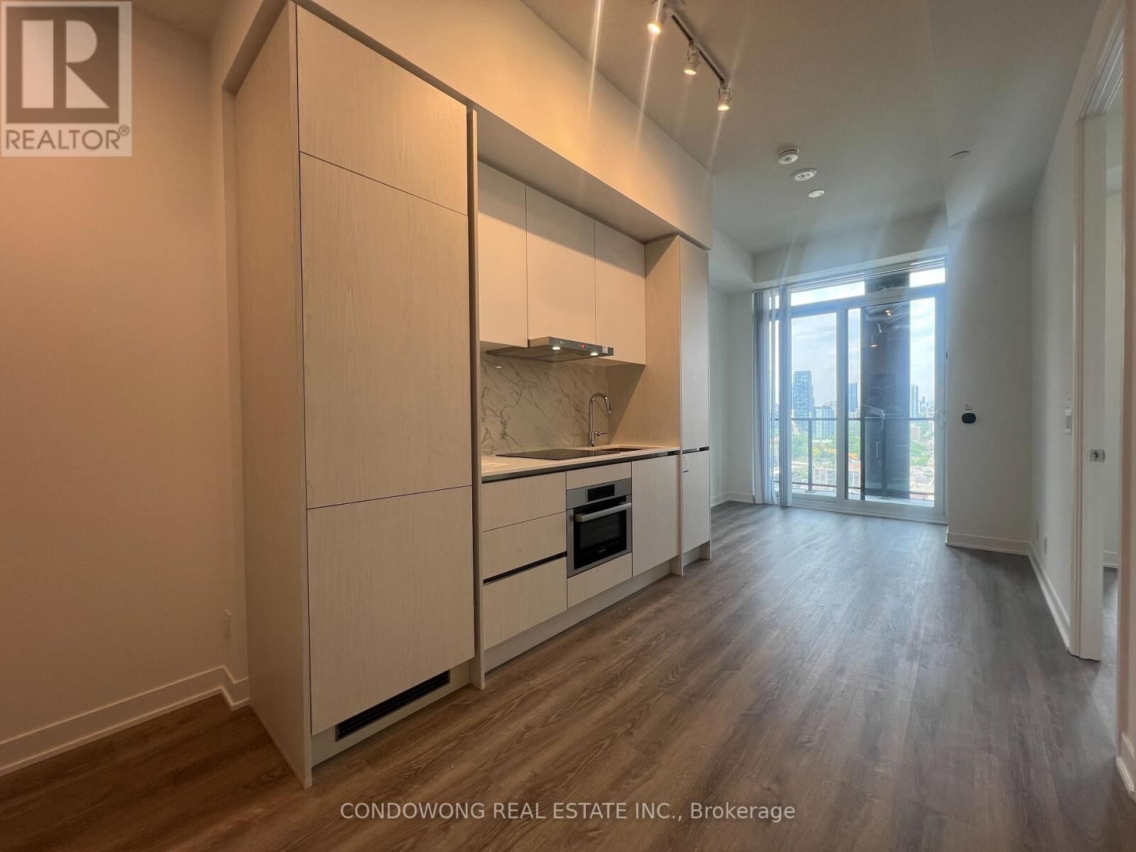 Property Photo:  180 Front Street East 2516  ON M5A 0A9 