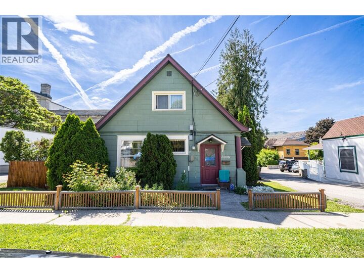 3008 26 Street — photo 1