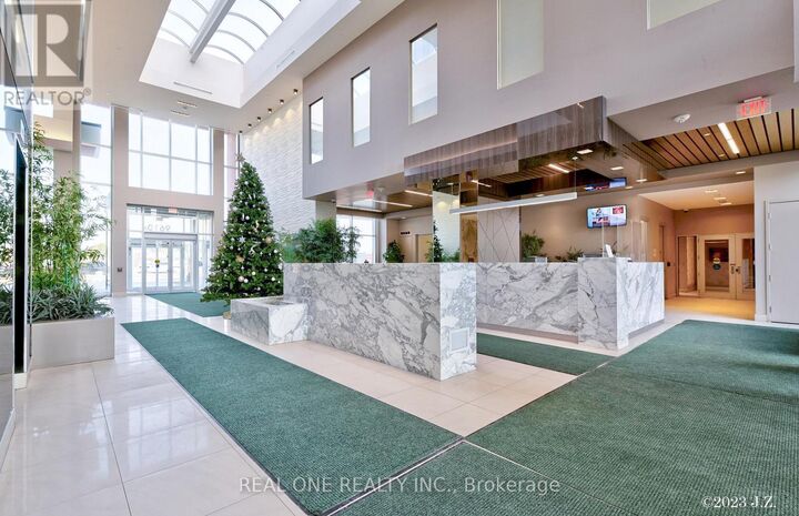 Property Photo: 9608 Yonge Street 1109A ON L4C 1V6