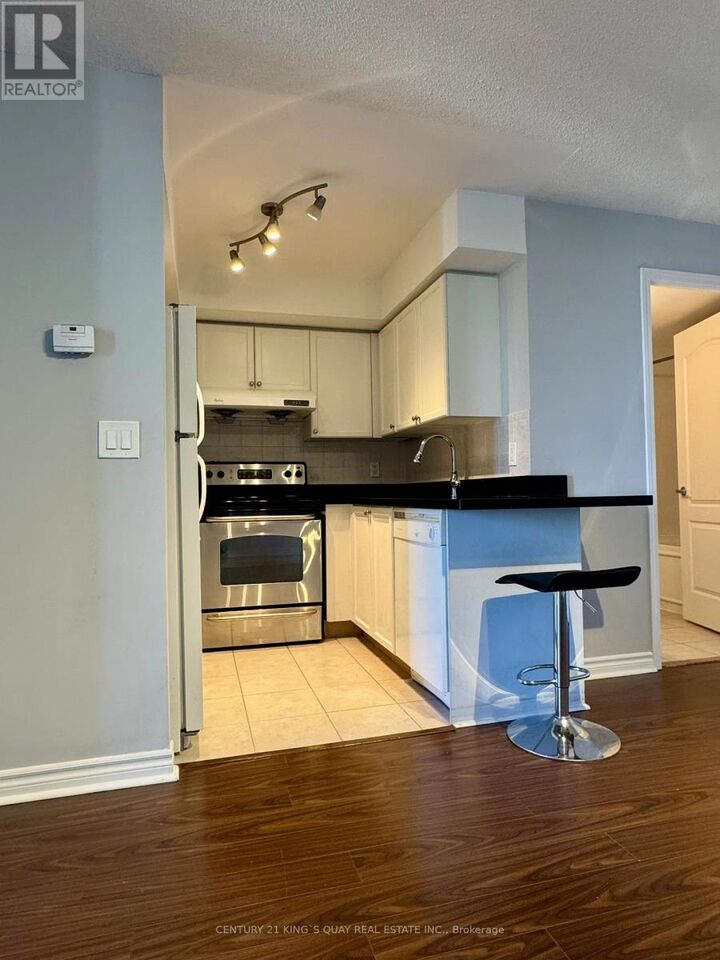 Property Photo:  17 Barberry Place 2006  ON M2K 3E2 