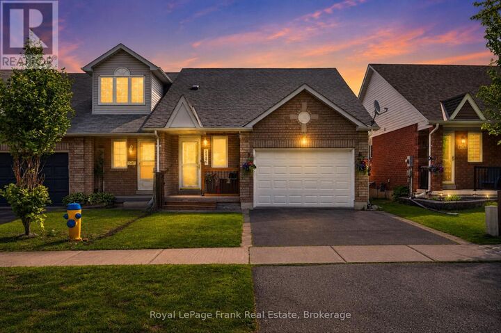Property Photo:  2436 Woodglade Boulevard  ON K9K 2K9 