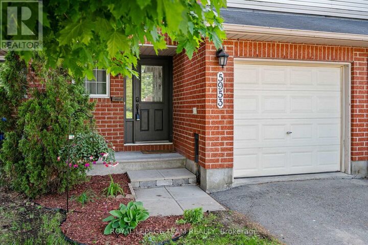 Photo de la propriété:  5953 Pineglade Crescent  ON K1W 1G9 