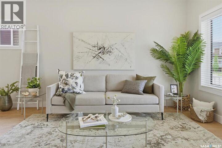 Property Photo:  1025 Parr Hill Drive  SK S0K 2T1 