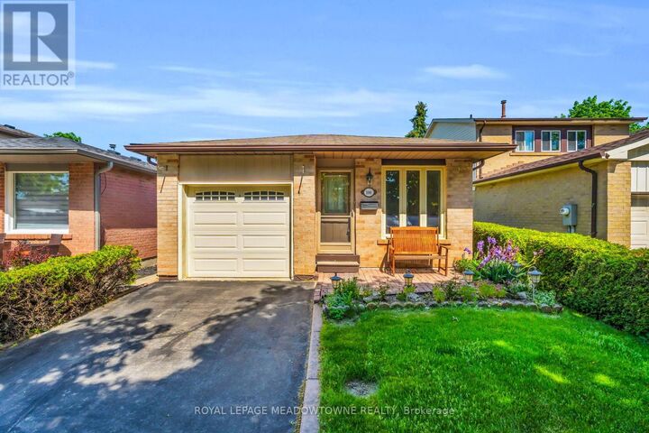 Property Photo:  100 Martindale Crescent  ON L6X 2V1 