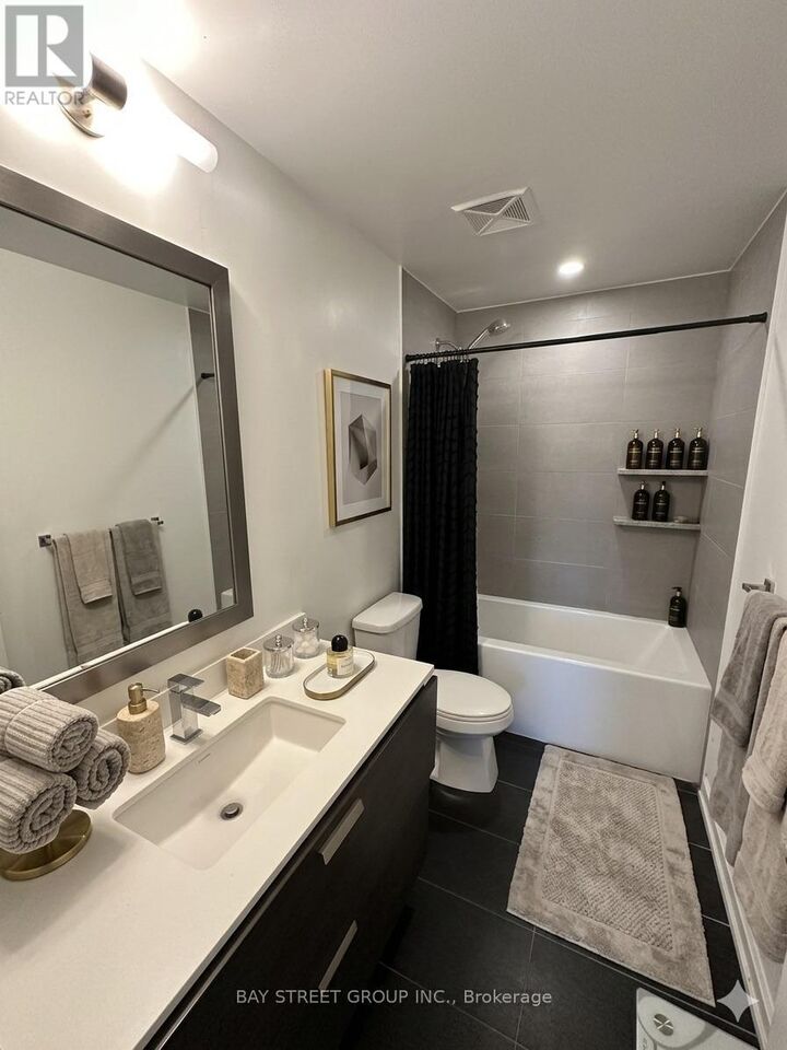 Property Photo:  11 Bogert Avenue 807  ON M2N 1K4 