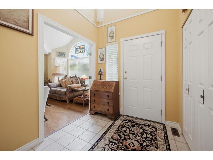 Property Photo:  33091 Hawthorne Avenue  BC V2V 6Z1 
