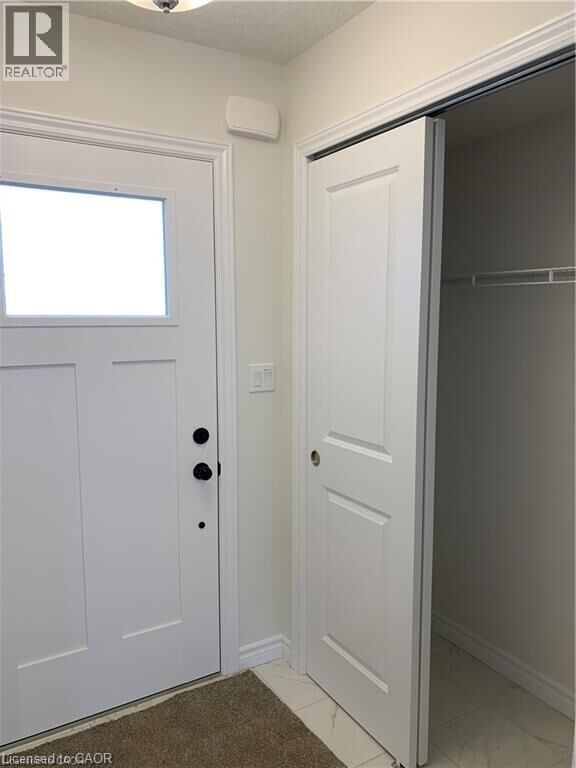 Property Photo:  125 Hollybrook Trail  ON N2R 0P1 