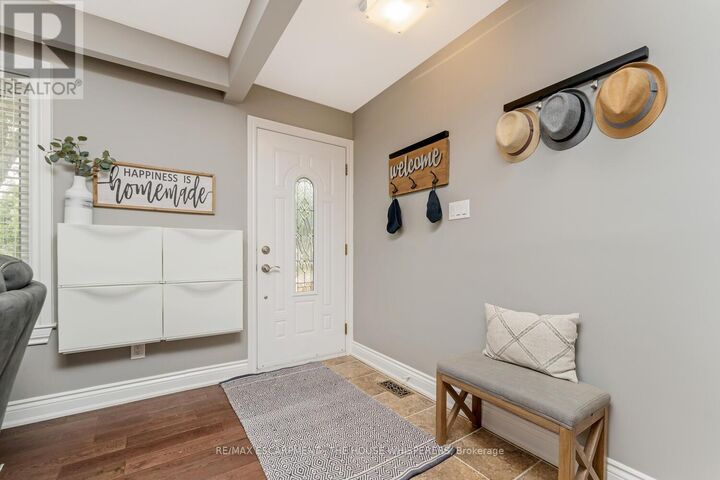 Property Photo:  400 Highside Drive  ON L9T 1X1 