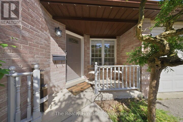 Property Photo:  125 Anderson Street  ON N4S 8Z6 