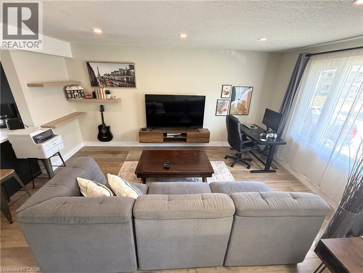 Property Photo:  75 Lillian Drive B  ON N2J 4J8 