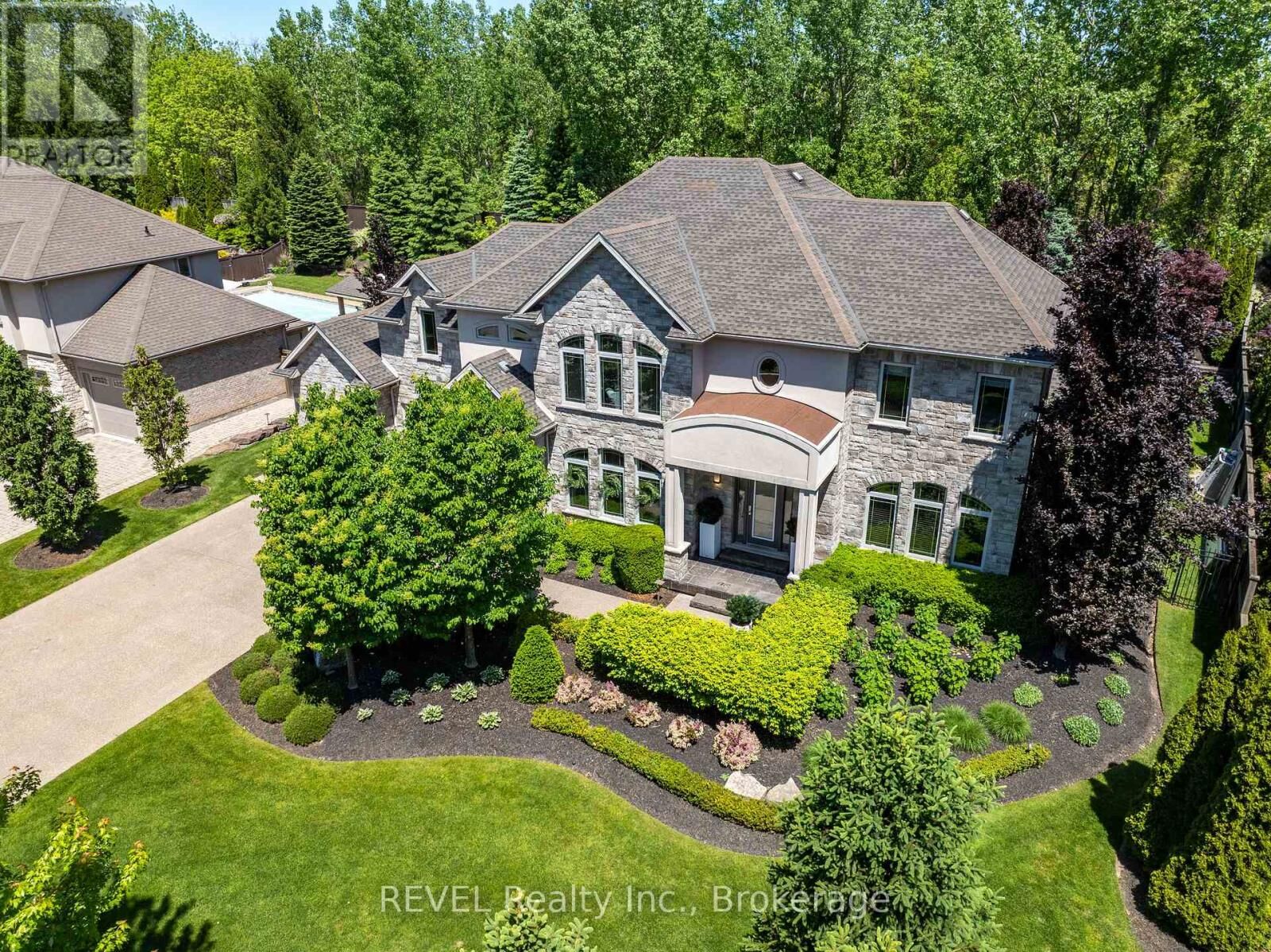 Property Photo:  6745 Domenic Crescent  ON L2J 4L5 